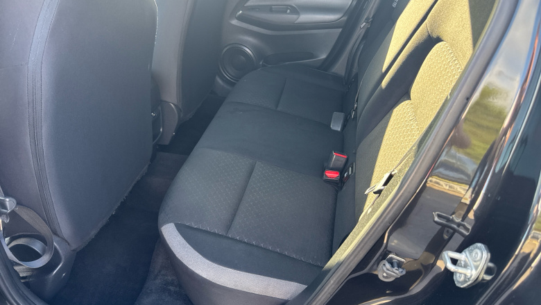 Nissan Juke 1.0 DiG-T 114 N-Connecta 5dr Petrol Hatchback